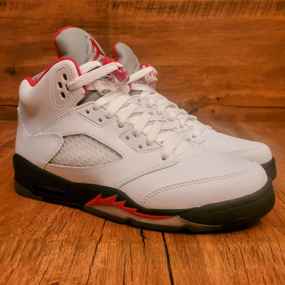 Nike Air Jordan 5 Retro Fire Red 2013 GS Size 6y DS 440888-100 Brand New - Picture 4 of 12